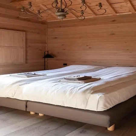Holiday home With Hot Tub And Terrace, Cleaning Included