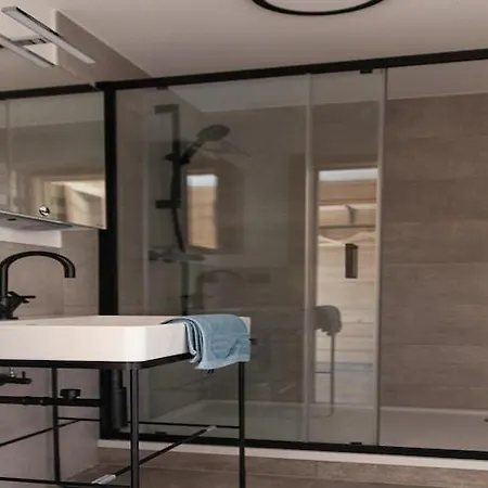 With Hot Tub And Terrace, Cleaning Included Holiday home *