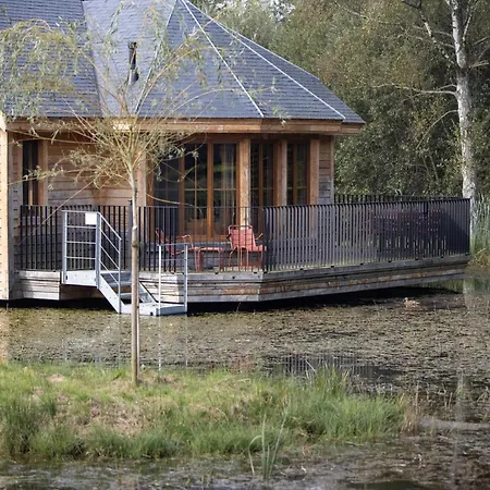 Holiday home With Hot Tub And Terrace, Cleaning Included